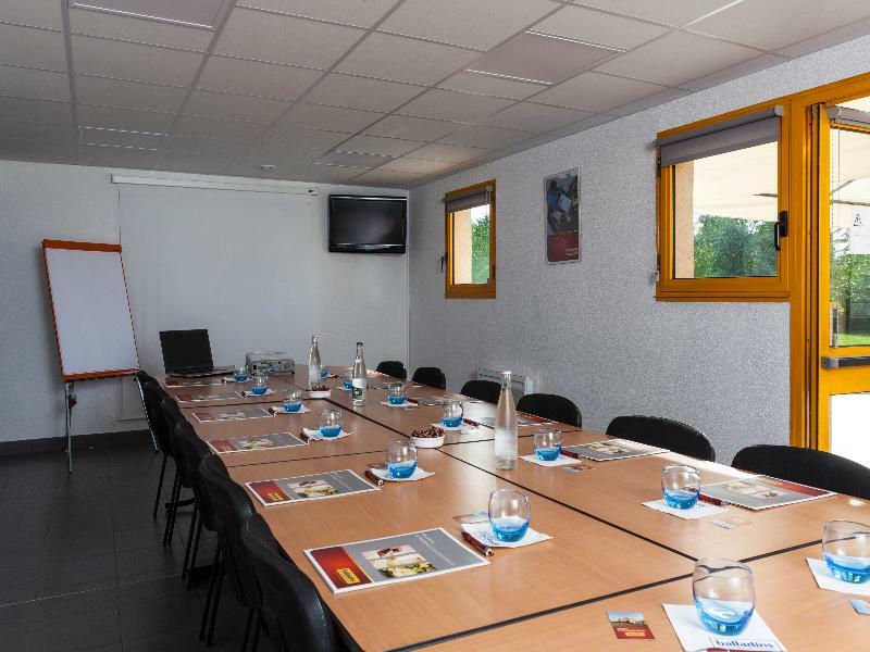 B&B Hotel Angers Parc Expos Verrieres-en-Anjou Bagian luar foto